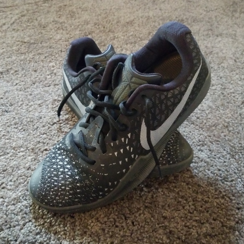 Black nikes